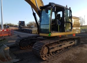 2018 CAT 320HSR Front Left
